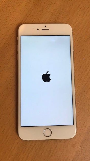 IPhone 6 Plus Battery Replacement: Guide to Replace the Internal Battery: 12 Steps (with Pictures) Macbook, Cheap Iphone, Iphone 8plus, Iphone Obsession, Optical Image, Iphone 3, Mac Book, Iphone Pictures, Size Difference