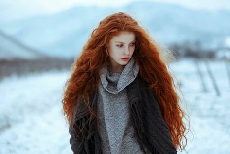 Fianna (Fee-ina, 15) Red Hairstyles, Red Curly Hair, Dye My Hair, Long Red, Beautiful Redhead, Ginger Hair, Grunge Hair, Long Curly, العناية بالشعر