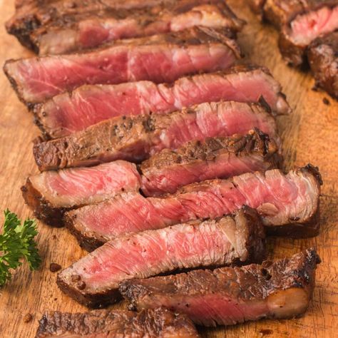 Texas Roadhouse Steak Seasoning Recipe - grillonadime.com Balsamic Steak Marinade, Marinate Recipe, Balsamic Marinade For Steak, Meat Texture, Marinade Flank Steak, Balsamic Steak, Balsamic Marinade, Crockpot Steak, Beef Flank