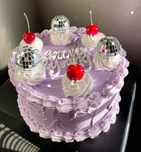 Y2k Dessert Table, Fancy Birthday Cake Ideas, 21 Cakes Birthday Turning 21, Disco Cake Aesthetic, Birthday Cake With Disco Ball, Fake Cake On Wall, Fake Cake Wall Decor, Disco Heart Cake, Pink Disco Ball Cake