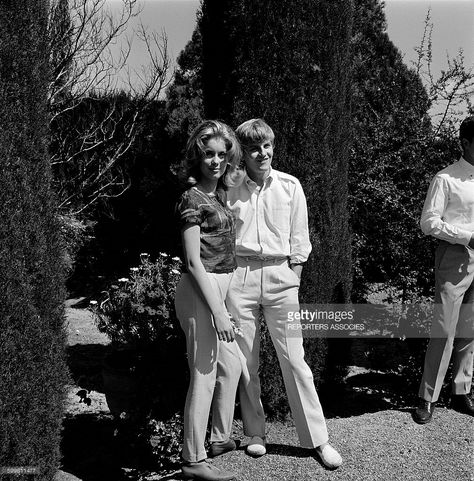 Actors Catherine Deneuve and Jacques Perrin on the Set of the Movie 'Et Satan… Jacques Perrin, Richard Burton, French New Wave, Liz Taylor, French Cinema, Violet Eyes, Words Wallpaper, Catherine Deneuve, Martin Scorsese