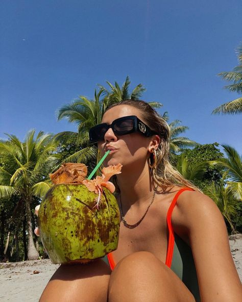 NUNI on Instagram: “agua de coco” Boracay Instagram Photos, Beach Sandwiches Summer, Tropical Hike Outfit, Maui Inspo Pics, Bahama Picture Ideas, Costa Rica Photo Ideas, Thailand Instagram Pictures, Mexico Vacation Aesthetic, Sri Lanka Pictures