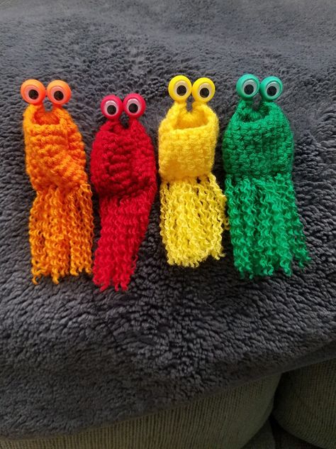 Amigurumi Patterns, Yip Yip Crochet Pattern, Crochet Yip Yip, Googly Eye Crafts, Crochet Zig Zag, Crochet Hook Holder, Finger Puppet Patterns, One Skein Crochet, Yip Yip