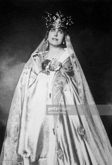 Gotha, Queen Marie Of Romania, Marie Of Romania, Russian Empress, Lich King, Royal Tiaras, Imperial Russia, Queen Mother, Beauty Queens