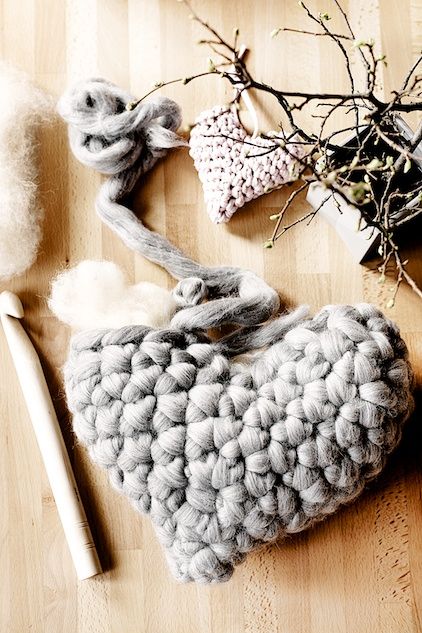 8 Valentine's Yarn Projects To Try | WearitCrochet Crochet Heart Pillow, Ge Bort, Pillow Tutorial, Valentines Crochet, Heart Pillow, Crochet Cushions, Crochet Pillow, Crochet Heart, Chunky Crochet