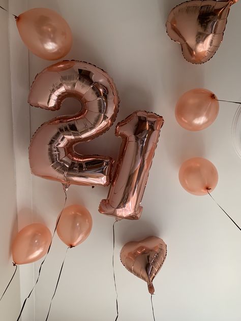 21 Balloons Aesthetic, 21 Birthday Aesthetic, 21st Birthday Pictures, Gold 21st Birthday, Hello 21, 21st Birthday Wishes, 21st Birthday Balloons, 21th Birthday, 21st Birthday Girl