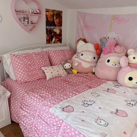 Kawaii, Pastel Aesthetic Bedroom, Gamer Bed, Sanrio Bedroom, Future Bedroom Ideas, Kawaii Room Ideas, Hello Kitty Rooms, Cute Furniture, Cute Bedroom Ideas