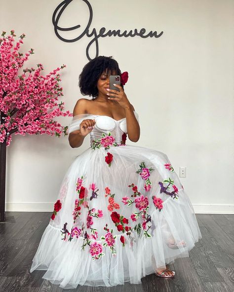 Oyemwen on Instagram: “Rose 🥀 #oyemwen” Tea Party Outfit, Cottage Core Dresses, Rose Embroidered Dress, Tea Party Attire, Garden Party Outfit, Tea Party Outfits, Mexican Wedding Dress, Formal Dresses Online, Tea Party Dress