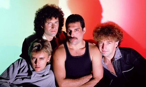 A Kind Of Magic: The Unstoppable Power Of Queen In The 80s Queen Albums, Freddy Mercury, We Are The Champions, Queen Photos, Queen Pictures, Queen Freddie Mercury, Sopot, Brian May, John Deacon