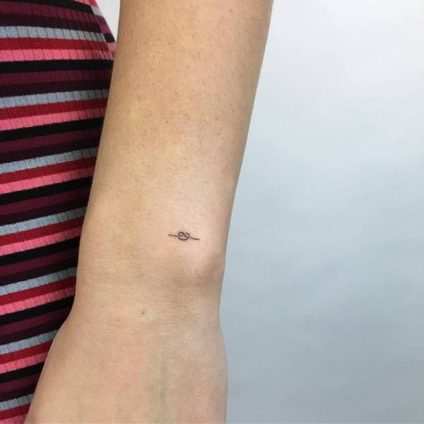 Tiny Micro Tattoos You Can Get Inked in 1 Minute Boat Knot Tattoo, Underfoot Tattoo, Pretzel Tattoo Small, Pretzel Tattoo, Knots Tattoo, Ok Tattoo, 224 Tattoo, Daughters Tattoo, Mom Daughter Tattoos