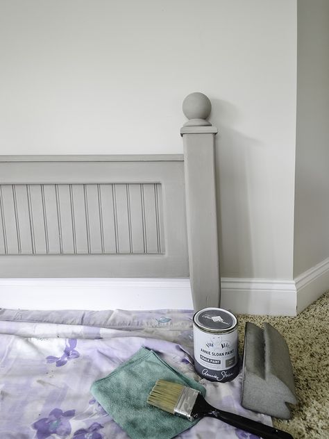 Chalk Painted Bed Frame, Paint Wood Bed Frame Diy, Bed Chalk Paint Makeover, Painting Bed Frame White, Bed Frame Makeover Paint, How To Paint A Headboard, Painting Wood Headboard, Painting Bedframe, Painted Bed Ideas