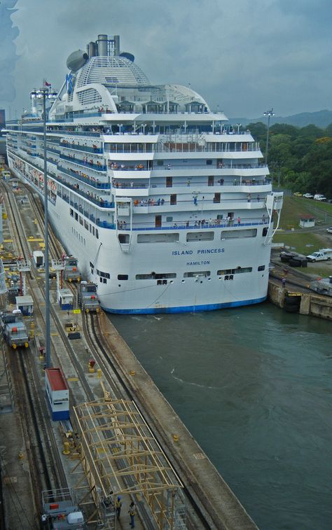 Princess Cruises, Cruise Ship Pictures, Panama Canal Cruise, Island Princess, Luxury Cruise Ship, Cruise Liner, Panama Canal, Pahlawan Super, Best Cruise