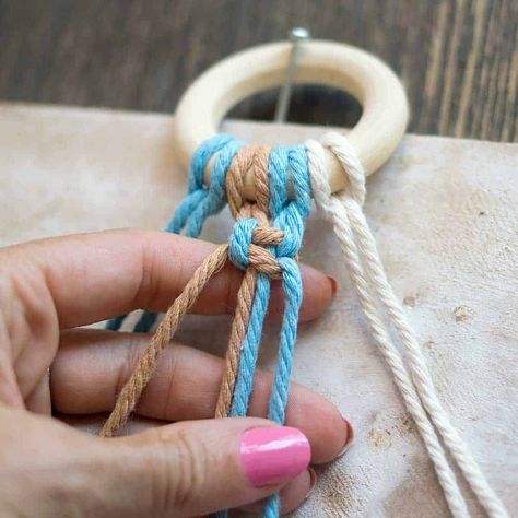 Macrame Yoga Mat Strap, Yoga Mat Strap, Square Knot, Easy Craft Projects, Macrame Knots, Ice Dyeing, Macrame Cord, Wooden Rings, Knitting Patterns Free