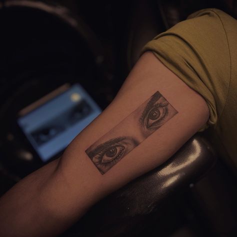 LOVE - REALISM 

REALISTIC EYE TATTOO BY @rahulbaarve @tattoouddhyog 
#wecreatememorieswithink Unique Eye Tattoo Ideas, Eyes Tattoo On Forearm, Woman’s Eye Tattoo, Her Eyes Tattoo, Tattoo Eyes Realistic, Womens Eyes Tattoo, Tattoos With Eyes In Them, Human Eyes Tattoo, Girlfriends Eyes Tattoo