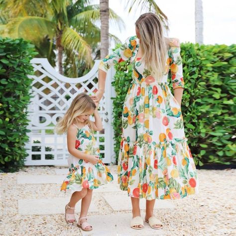 Dresses For Mother, Leisure Dress, Girls Dress Outfits, Printed Beach Dresses, Mom And Daughter Matching, Mother Daughter Dress, Mommy And Me Dresses, Ceremony Dresses, Mommy And Me Outfits