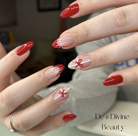 Nail Idea Christmas, Christmas Ribbon Nail Art, Winter Bow Nails, Christmas Ribbon Nails Designs, Nail Ideas Christmas Red, Xmas Bow Nails, Christmas Nails Ribbon, Christmas Bow Nails Design, Christmas Nails Inspo Red