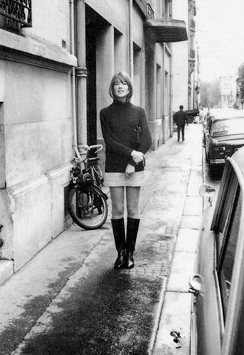 Francoise Hardy Style, Beatnik Style, Rock And Roll Girl, Françoise Hardy, Charlotte Rampling, 60s 70s Fashion, Francoise Hardy, Joan Jett, Ageless Style
