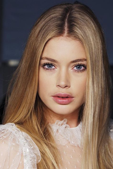 Doutzen Kroes Rapunzel, Doutzen Kroes, Cool Easy Hairstyles, Belle Blonde, Victoria Secret Model, Beauty Inspiration, Makeup Inspiration, Beautiful Face, Easy Hairstyles