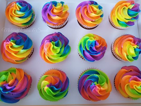 Neon Party Cupcakes, Multicoloured Cupcakes, Neon Cupcakes, Neon Cakes, Neon Birthday Party, Rainbow Cupcake, Pull Apart Cupcake Cake, Glow Birthday Party, 12 Birthday