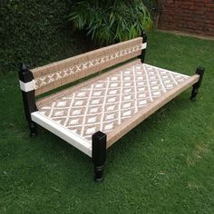 Indian Motifs, Unique Furniture Design, Ethnic Home Decor, Woven Furniture, House Furniture Design, Day Bed, Sustainable Furniture, Wooden Sofa, घर की सजावट