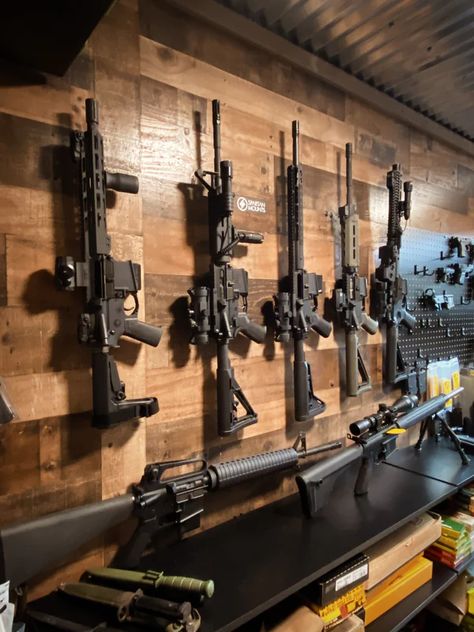 Hunting Room Design, Armory Room, Cozy Reading Corner, Guys Room Aesthetic, Tactical Wall, Gear Room, Wall Decor Storage, Man Cave Room, Hunting Room