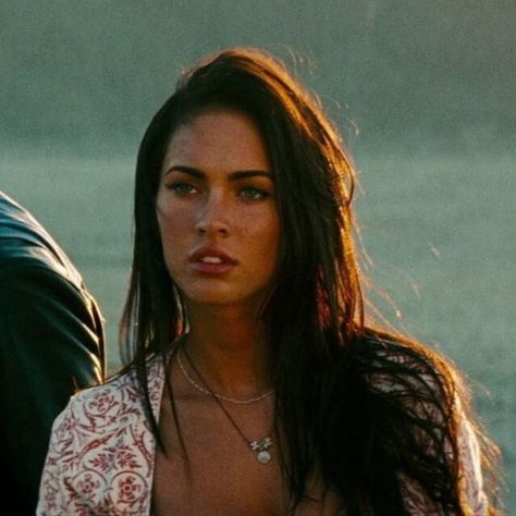 MEGAN FOX Megan Fox 2009, Megan Fox Jennifer's Body, Megan Fox Body, Megan Fox Transformers, Megan Fox Hair, Estilo Megan Fox, Megan Fox Style, 40k Followers, Megan Denise Fox