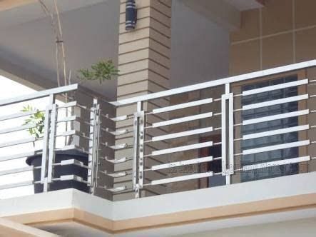 Steel railing design idea for balcony Railing Stainless Steel, Reling Design, Stainless Steel Stair Railing, Glass Balcony Railing, Steel Grill Design, Steel Stair Railing, Balcony Glass Design, Steel Railing Design, Interior Railings