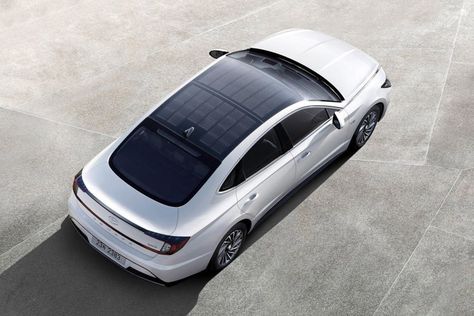 Hyundai New Sonata Hybrid with solar panel roof now on sale Hyundai Hybrid, Motor Listrik, Solar Powered Cars, Solar Panels Roof, Solar Car, Hyundai Motor, New Hyundai, Bmw I3, Solar Roof