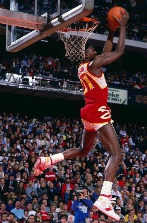 Dominique Wilkins #basketballpictures Los Angeles, Angeles, Best Dunks, Dominique Wilkins, Dunk Contest, Julius Erving, Basketball Highlights, Basketball Photography, Nba Legends