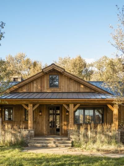 Montana Ranch House, Small Ranch House, Rustic Architecture, Ranch House Exterior, Montana Ranch, Montana Homes, Rustic House Plans, Cabin Exterior, Timber Frame Homes