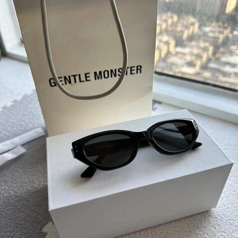 GENTLE MONSTER Black sunglasses for women Gentle Monster Sunglasses Jennie, Jennie Gentle Monster Sunglasses, Black Sunglasses For Women, Sunglasses Gentle Monster, Gentle Monster Glasses, Gentle Monster Sunglasses, Brand Clothes, Gentle Monster, Fame Dr