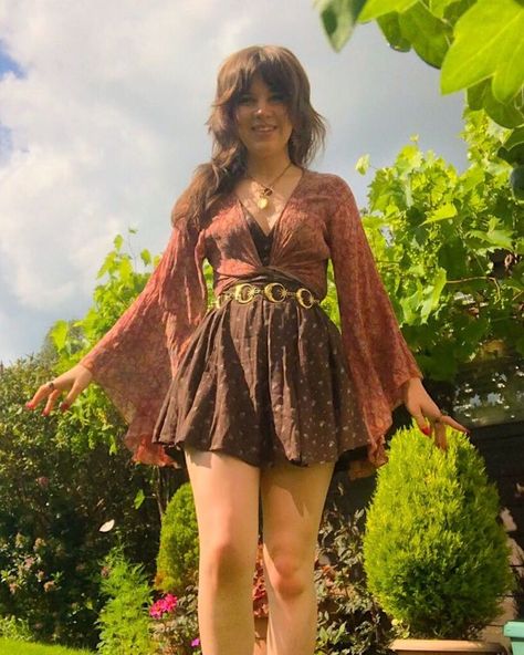 Manic Pixie Dream Girl Outfit, Hippy Outfits, 70s Outfit Inspiration, Cute Hippie Outfits, 70s Inspired Outfits, Hippie Outfit, Manic Pixie, 70s Girl, Pixie Outfit