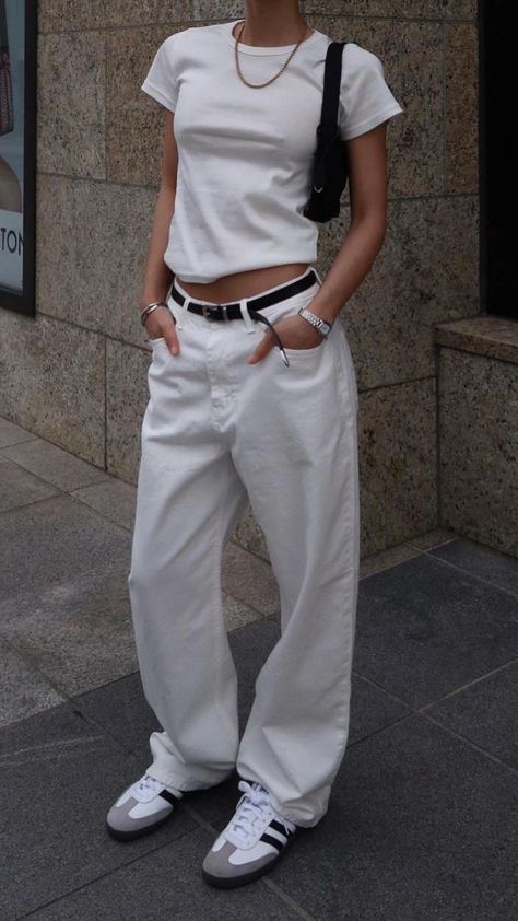 Comfy Casual Dinner Outfit, Chicago Day Outfit, Black Slacks Women Outfit, Elegant Street Style Classy, Outfits To Recreate Casual, Paris Spring Fashion 2024, Tan Slacks Outfit, Spring Summer Fashion 2024, Daily Outfit Ideas Casual Summer