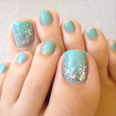 Pedicure Nail Art Ideas - Nail Art Inspiration for Toes - Good Housekeeping Cancun Pedicure Ideas, Pedicures For Beach Vacation, Beach Toe Nails Vacation, Spring Toe Nail Colors Pedicures, Neutral Vacation Nails, Tropical Vacation Nails Simple, Beach Vacay Nails, Spring Pedicure Ideas, Pedicure Shellac