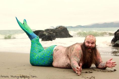 You Will Never See Anything Better Than This Mermaid Dudeoir Photo Shoot Humour, Funny Photoshop, Memes Random, Beach Collection, Memes Humor, Komik Internet Fenomenleri, Random Pics, God Bless America, Cuteness Overload