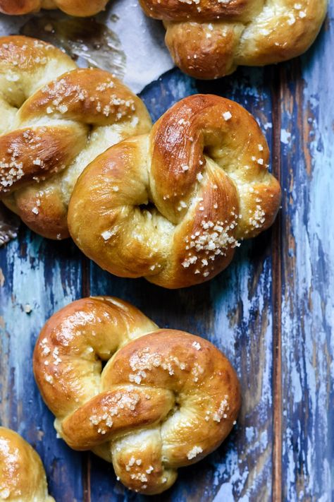 Alsace, Butter Pretzels, Pretzel Dough, Pretzel Recipe, Savory Breads, Soft Pretzel Recipe, Baking Soda Water, Homemade Pretzels, Homemade Soft Pretzels