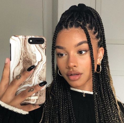 Lisa Onuoha, Box Braids Hairstyles For Black Women, Makijaż Smokey Eye, Box Braids Styling, Girls Hairstyles Braids, Braided Hairstyles For Black Women, African Braids Hairstyles, Baddie Hairstyles, Braids For Black Hair