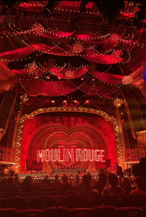 Moulan Rouge, Moulin Rouge Musical, Moulin Rouge Dancers, Musical London, Moulin Rouge Paris, Cabaret Show, Theatre London, Visit France, Fun Friends