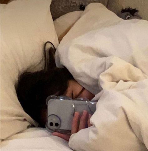 #fanfiction Faceless Pics Korean, Yn Sleeping Picture, Au Pictures Yn, Cute Bed Pics Instagram, Faceless Pfp Girl, Korean Best Friends Faceless, Korean Girl Aesthetic Faceless, Asian Girl Aesthetic Faceless, Asian Girl Faceless