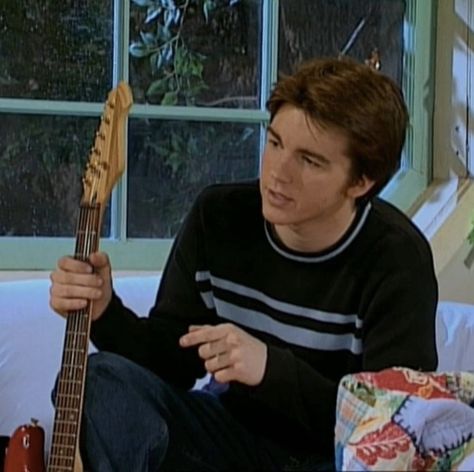 Young Drake Bell, Drake Bell Drake And Josh, Drake Bell Aesthetic, Drake And Josh Aesthetic, Drake Bell 2000s, Hot Punk Guys, Drake Parker, Punk Guys, 2000s Shows