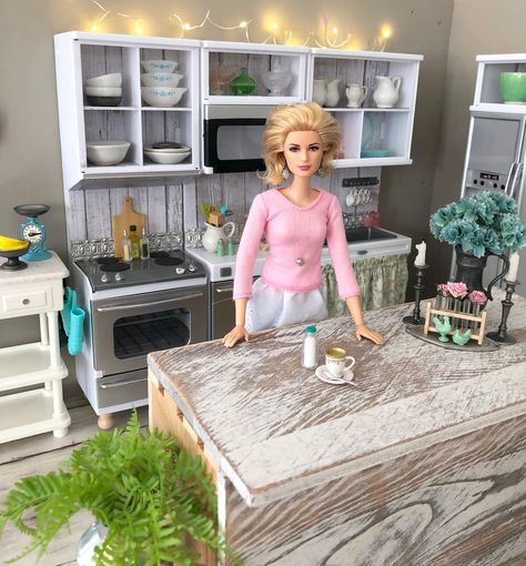 More pics from the Farmhouse living room/kitchen diorama. … | Flickr Kitchen Diorama, Barbie House Furniture, Barbie Diy Accessories, Diy Barbie House, Modern Dollhouse Furniture, Decoration Shabby, Barbie Room, Barbie Doll Set, Barbie Diorama