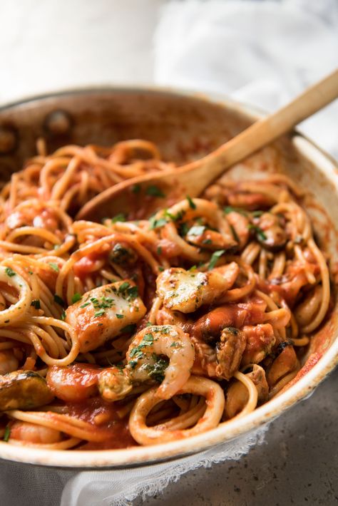 Made this yesterday, I got a HUGE thumbs up from everyone!!! Part of my regular rotation for quick dinners! Seafood Spaghetti Marinara, Seafood Marinara Recipes, Marinara Pasta Recipes, Seafood Marinara Pasta, Spaghetti Marinara Recipe, Marinara Recipes, Spaghetti Seafood, Seafood Marinara, Spaghetti Marinara