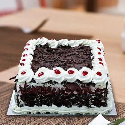 Square Cakes Black Forest Cake Decoration, Cake Black Forest, Square Cake Design, Cake For Birthday, Shaped Cakes, Cake Black, Jungle Cake, Square Cake, Black Forest Cake