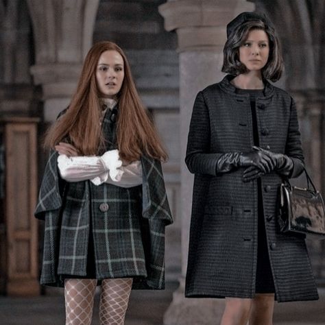 Regulus Black And Lily Evans, Lily Evans Fashion, Petunia Evans Fan Cast, Lily Evans Plus Size, Lily Potter Outfit, Lily Evans Cosplay, Lily Evans Outfit Aesthetic, Lily Evans Aesthetic Outfit, Plus Size Lily Evans