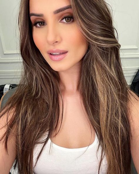 Tara Sutaria Hair Colour, Tara Sutaria Hair, Tara Sutaria Marjaavaan, Hair Dye Tips, Tara Sutaria, Brown Hair Looks, Bollywood Memes, Bollywood Dance, Beauty Shots