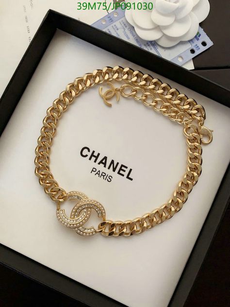 Chanel Jewelry Aesthetic, Chanel Accessories Jewelry, Chanel Gifts, Luxury Jewerly, Drawing S, Easy Drawing Step By Step, Chanel Jewellery, Diamond Chain Necklace, Chanel Bracelet