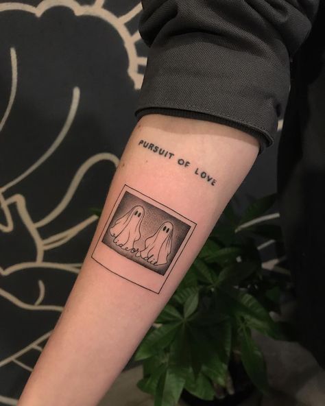 Polaroid Tattoo, Beetlejuice Tattoo, 13 Tattoos, Ghost Tattoo, Spooky Tattoos, Dream Tattoos, Creative Tattoos, Piercing Tattoo, Mini Tattoos