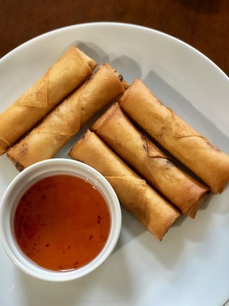 Spring Roll Dipping Sauce, Spring Roll Filling, Pork Spring Rolls, Spring Roll Pastry, Spring Roll Sauce, Fried Spring Rolls, Pork Egg Rolls, Spring Roll Wrappers, Laos Food