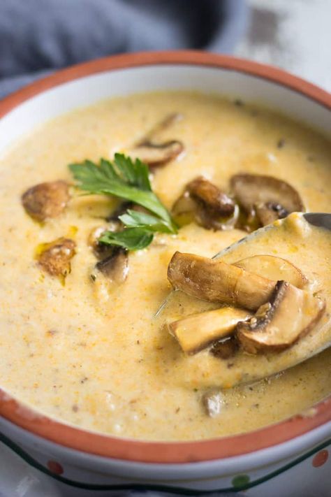 Green Borscht, Easy Mushroom Soup, Best Mushroom Soup, Winning Chili Recipes, Award Winning Chili, Lavender Macarons, Creamy Honey, Best Chili Recipe, Mushroom Soup Recipes