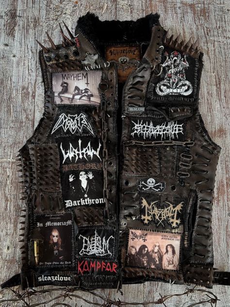 Metal Head Jacket, Heavy Metal Vest, Back Of Battle Jacket, Battle Jackets Metal, Black Battle Vest, Metal Patches Jacket, Black Metal Jacket, Black Metal Battle Jacket, Battle Vest Metal